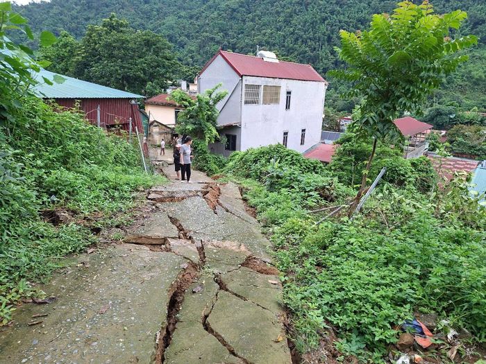 Cơ quan chức năng tỉnh Thanh Hóa sẽ có khảo sát, đánh giá tìm nguyên nhân sạt lở và thống kê thiệt hại để có giải pháp khắc phục. Ảnh: XQS