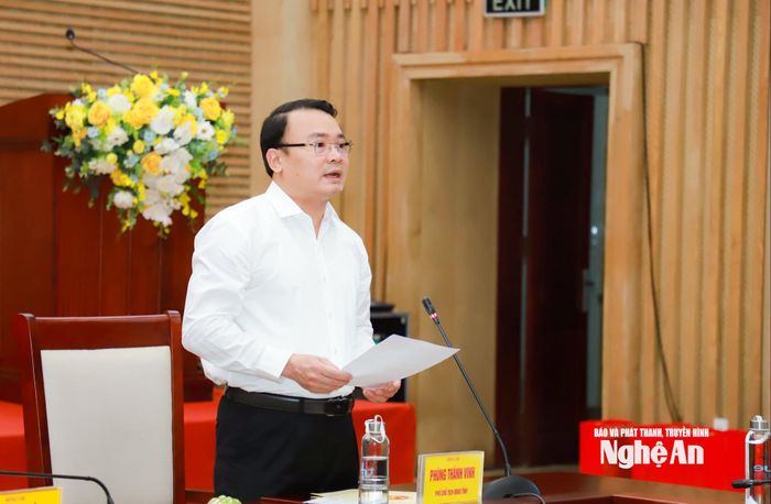Phó Chủ tịch UBND tỉnh Phùng Thành Vinh phát biểu khai mạc. Ảnh: Thành Duy