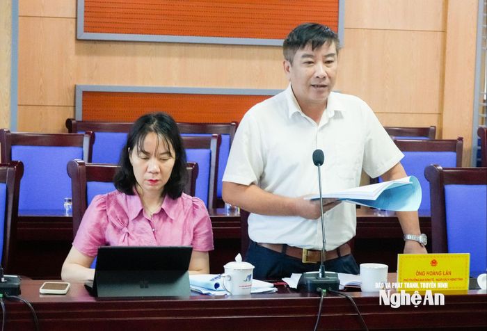 Phó Trưởng Ban Kinh tế - Ngân sách HĐND tỉnh Hoàng Lân phát biểu tại cuộc làm việc. Ảnh: TL