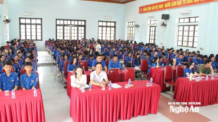 Đoàn Thanh niên xã Quỳnh Anh tổ chức sinh hoạt toàn đoàn tháng 8 năm 2026 với chủ đề thiết thực, hướng tới chào mừng kỷ niệm 81 năm Cách mạng Tháng Tám thành công và Quốc khánh 2/9. Ảnh: Hồng Diện