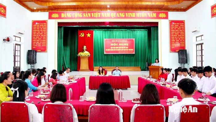 Đảng ủy xã Quỳnh Anh tổ chức Hội nghị gặp mặt đảng viên mới kết nạp và quần chúng ưu tú chuẩn bị kết nạp Đảng. Ảnh: Hồng Diện