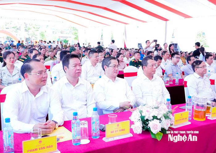 Các đại biểu tham dự ngày hội. Ảnh: Phạm Bằng