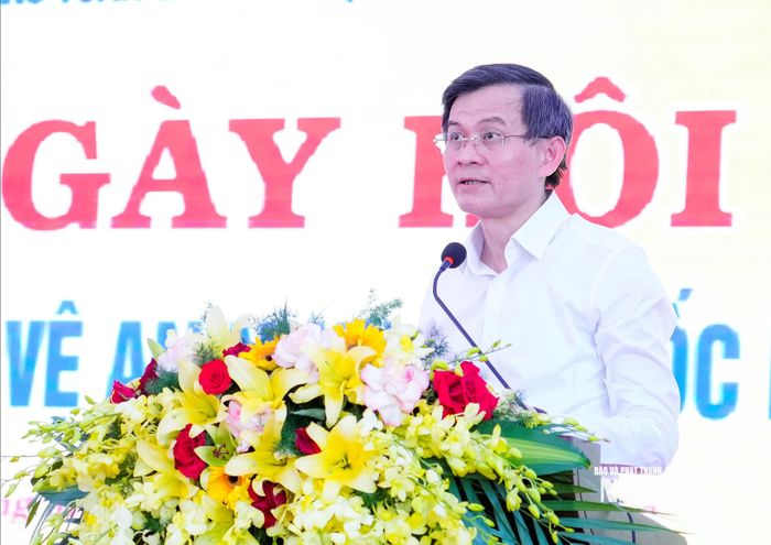 Giám đốc Học viện Chính trị quốc gia Hồ Chí Minh Đoàn Minh Huấn phát biểu tại ngày hội. Ảnh: Phạm Bằng