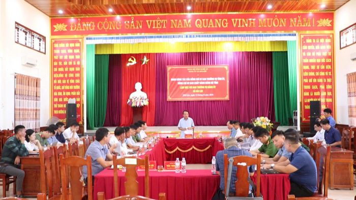 Toàn cảnh buổi làm việc với xã Hải Lộc. Ảnh: Thanh Nga