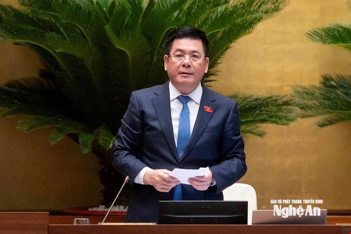 Phó Chủ tịch Quốc hội Nguyễn Hồng Diên điều hành nội dung thảo luận. Ảnh: Viết Chung
