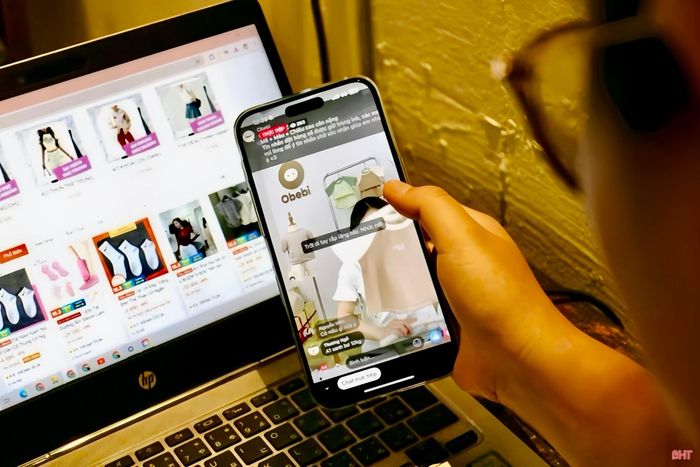 Người tiêu dùng cần cân nhắc khả năng tài chính trước khi đặt hàng.