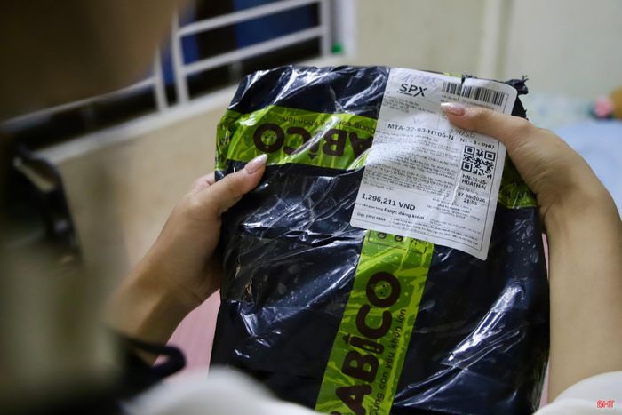 Mua sắm trực tuyến ngày càng được nhiều người Hà Tĩnh lựa chọn nhờ sự thuận tiện, đa dạng mặt hàng và nhiều chương trình ưu đãi.