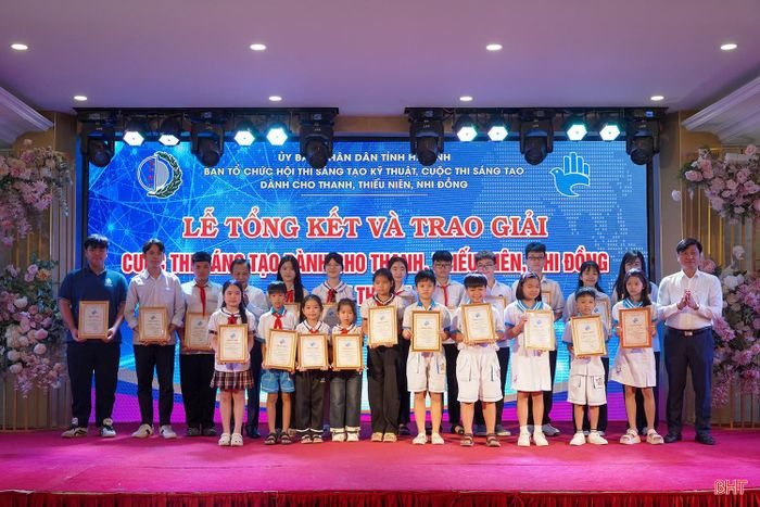 ... 9 giải ba...