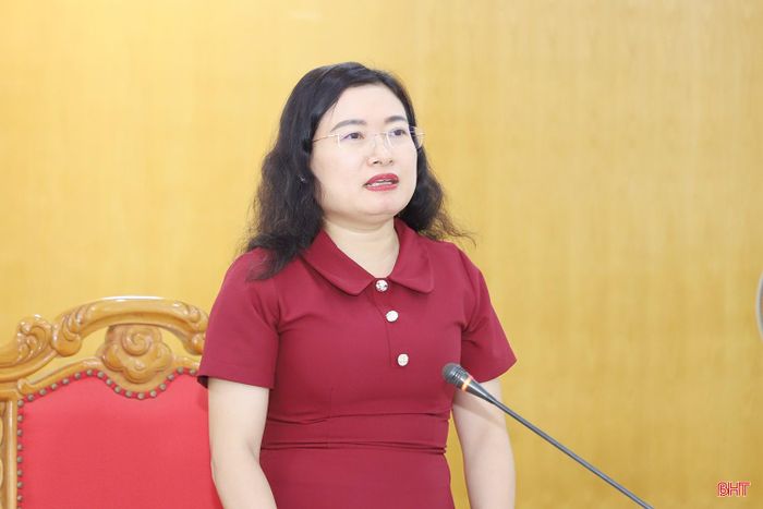 Phó Chủ tịch UBND tỉnh Nguyễn Thị Nguyệt nhấn mạnh một số nội dung dự thảo đề án cần điều chỉnh, bổ sung.