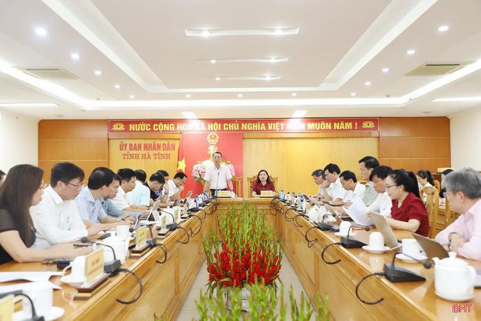 Toàn cảnh cuộc họp.