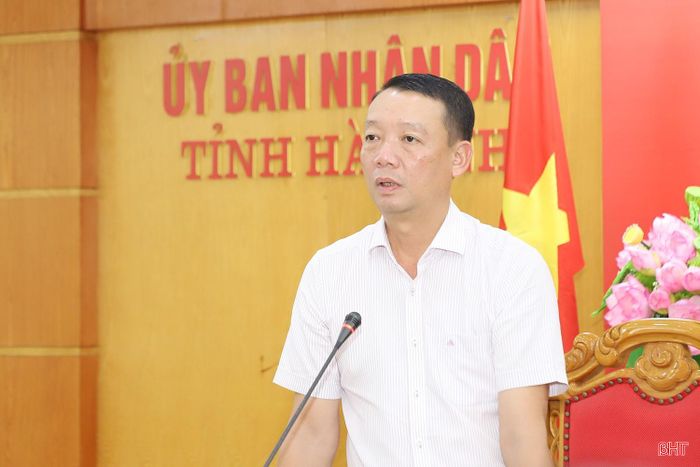 Chủ tịch UBND tỉnh Phan Thiên Định kết luận cuộc họp.