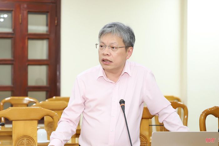 Ông Lê Quốc Vinh - Chủ tịch HĐQT kiêm Tổng Giám đốc Tập đoàn Truyền thông Lê - đơn vị tư vấn trình bày về dự thảo khung đề án.