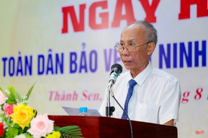 Ông Đoàn Văn Nam - Bí thư Chi bộ TDP 30 khai mạc ngày hội.