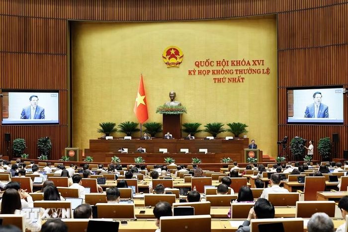 Quang cảnh phiên họp về chủ trương đầu tư Dự án đầu tư xây dựng đường Vành đai 5-Vùng Thủ đô Hà Nội. (Ảnh: Doãn Tấn/TTXVN)