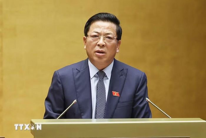 Bộ trưởng Bộ Xây dựng Trần Hồng Minh phát biểu giải trình, làm rõ một số vấn đề đại biểu Quốc hội nêu. (Ảnh: Doãn Tấn/TTXVN)