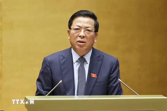 Bộ trưởng Bộ Xây dựng Trần Hồng Minh giải trình ý kiến Đại biểu Quốc hội về Dự án đường Vành đai 5-Vùng Thủ đô. (Ảnh: Doãn Tấn/TTXVN)