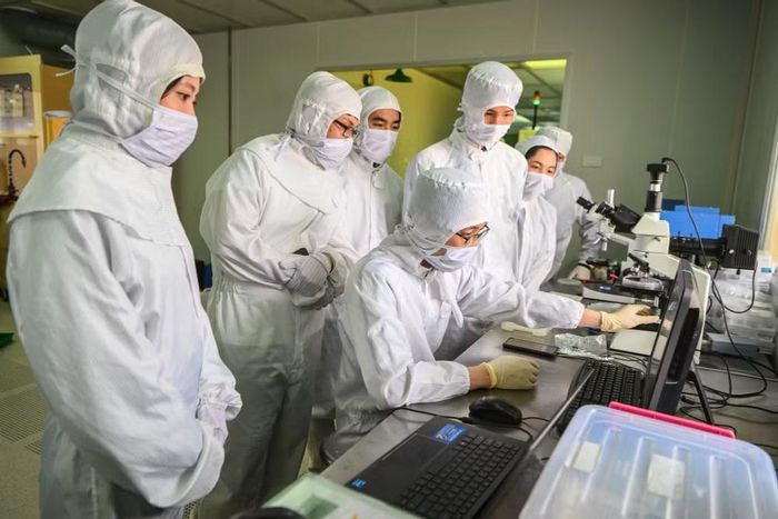 Phòng sạch, Trung tâm Nano và Năng lượng, trường Đại học Khoa học Tự nhiên, Đại học Quốc gia Hà Nội, nơi đào tạo và nghiên cứu về bán dẫn. (Ảnh: Giang Huy)