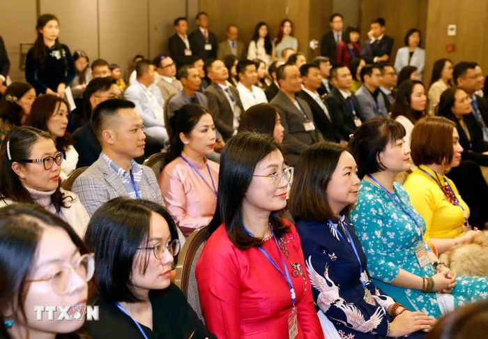 Các đại biểu tham dự cuộc gặp. (Ảnh: Thống Nhất/TTXVN)