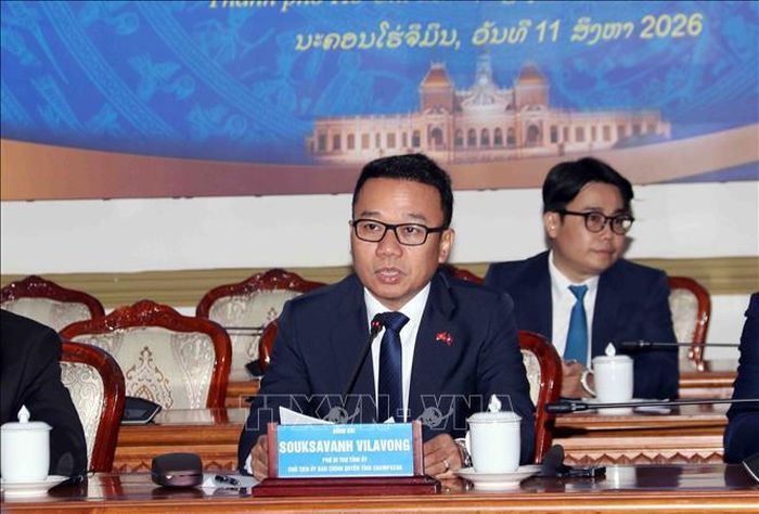 Ông Souksavanh Vilayvong, Phó Bí thư Tỉnh ủy, Chủ tịch Ủy ban Chính quyền tỉnh Champasak, dẫn đầu đoàn đại biểu Ủy ban Chính quyền tỉnh Champasak thăm và làm việc tại Thành phố Hồ Chí Minh.