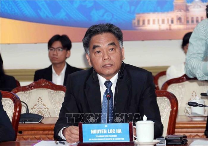 Ông Nguyễn Lộc Hà, Phó Chủ tịch Thường trực UBND Thành phố Hồ Chí Minh, phát biểu tại buổi hội đàm với đoàn đại biểu Ủy ban Chính quyền tỉnh Champasak.