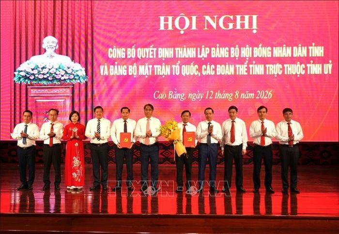 Ban Chấp hành Đảng bộ HĐND tỉnh Cao Bằng nhiệm kỳ 2025 - 2030 ra mắt.