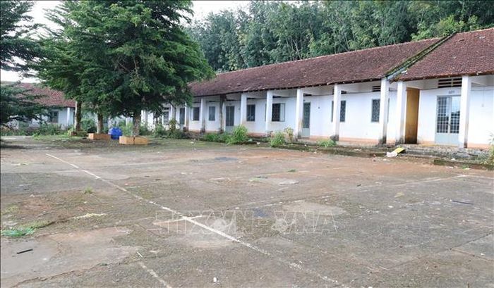 Mong muốn của thầy cô, phụ huynh và học sinh Trường Tiểu học Phú Sơn có một ngôi trường ổn định, phù hợp ngày càng trở nên cấp thiết.