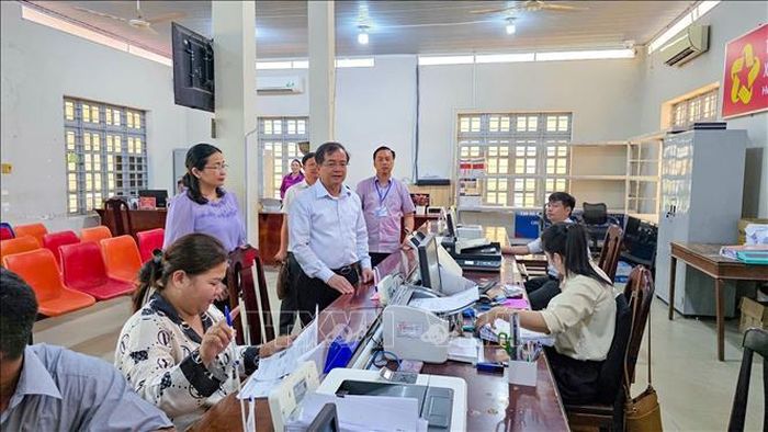 Lãnh đạo tỉnh Tây Ninh kiểm tra, đánh giá hoạt động tiếp nhận, giải quyết thủ tục hành chính tại cơ sở, bảo đảm bộ máy chính quyền địa phương vận hành thông suốt.