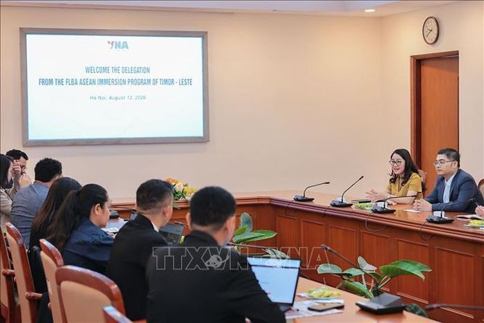 Bà Nguyễn Ngọc Anh, Phó Trưởng ban Thư ký biên tập và Quan hệ đối ngoại (TTXVN) phát biểu tại buổi làm việc.