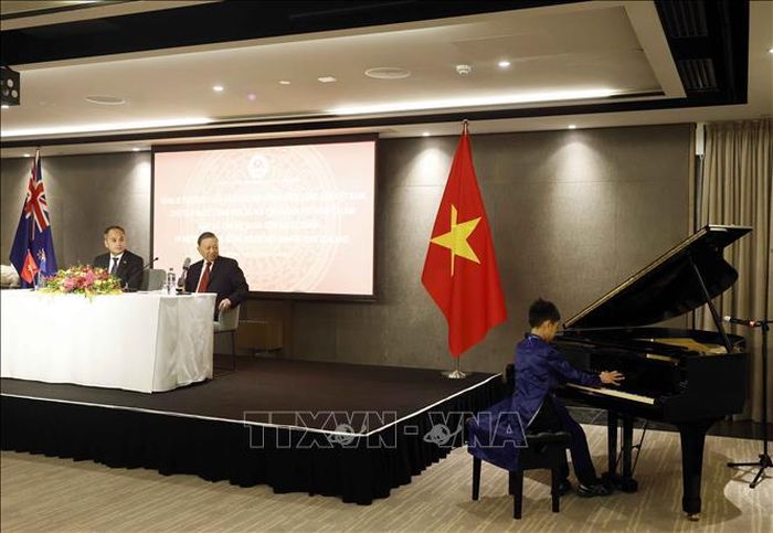 Tiết mục biểu diễn Piano chào mừng Tổng Bí thư, Chủ tịch nước Tô Lâm. Ảnh: Thống Nhất/ TTXVN