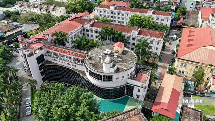 Ghi nhận của Người Đưa Tin, khu đất số 7 Đào Duy Anh là Khách sạn Kim Liên cùng các hạng mục dịch vụ đi kèm.