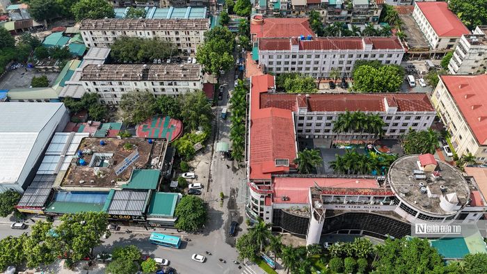Theo đề xuất, Hanoi Twin Towers 99 có tổng diện tích sàn xây dựng (không bao gồm tầng hầm) khoảng 880.000 m², mật độ xây dựng lý tưởng khoảng 35%. Công trình là một tổ hợp đa chức năng đẳng cấp quốc tế, bao gồm: Trung tâm hội nghị quốc tế, Trung tâm biểu diễn nghệ thuật, Casino, Trung tâm thương mại, Văn phòng hạng A, Khách sạn 6 sao và khu nhà ở cao cấp…