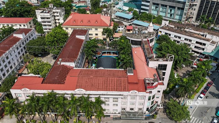 Được biết Khách sạn Kim Liên được đưa vào hoạt động từ những năm 60 của thập kỷ trước và là một trong những khách sạn có lịch sử lâu đời tại Hà Nội. Trải qua nhiều giai đoạn phát triển, khu đất này vẫn được xem là một trong những quỹ đất có vị trí trung tâm trên trục Đào Duy Anh - Giải Phóng.