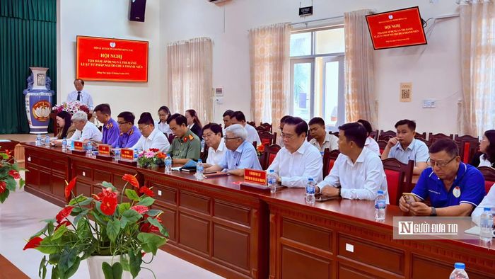 Các đại biểu tham gia Hội nghị.
