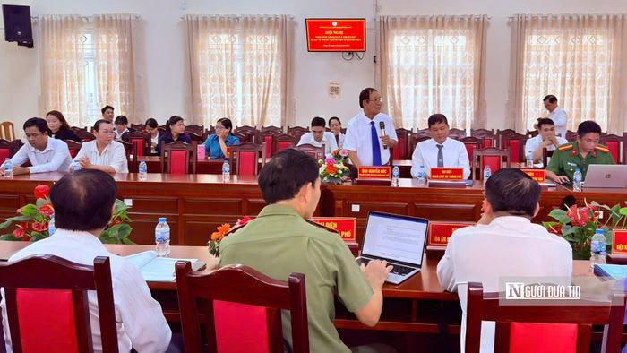 Luật gia Nguyễn Đức, nguyên Chủ tịch Hội Luật gia Tp.Đồng Nai phát biểu ý kiến. 