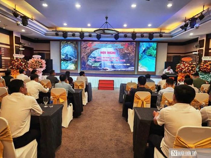 Toàn cảnh Hội nghị Công bố Khu du lịch cấp tỉnh Phong Nha - Kẻ Bàng.