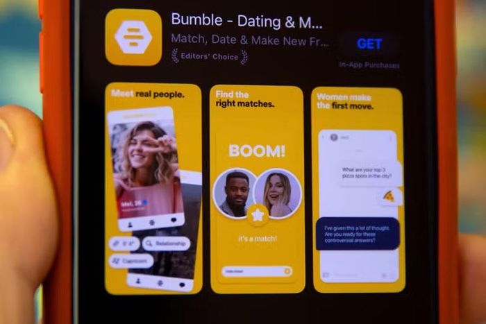 Bumble từng tạo khác biệt với các ứng dụng hẹn hò khác bằng quy tắc phụ nữ phải nhắn tin trước. Ảnh: Reuters.