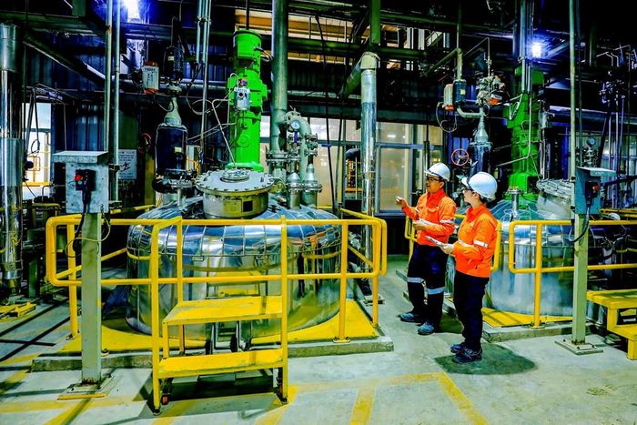 Hệ thống thiết bị hiện đại, vận hành tự động và được kiểm soát chính xác giúp tạo ra các sản phẩm vonfram tinh khiết.
