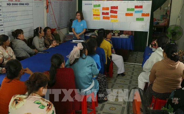 Hỗ trợ người dân nâng cao năng lực thích ứng biến đổi khí hậu. Ảnh: Duy Khương – TTXVN