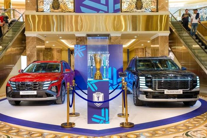 Tucson Hybrid và Palisade Hybrid được trưng bày tại Hà Nội