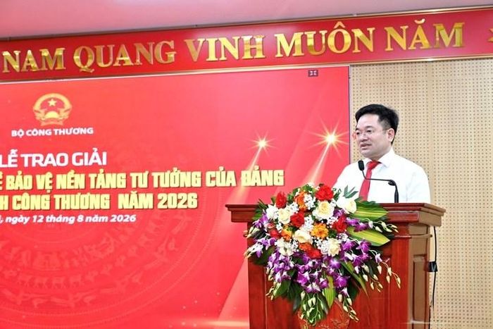 Tổng Biên tập Báo Công Thương Nguyễn Văn Minh, thành viên Hội đồng giám khảo cuộc thi phát biểu tại sự kiện. Ảnh: Bộ Công Thương