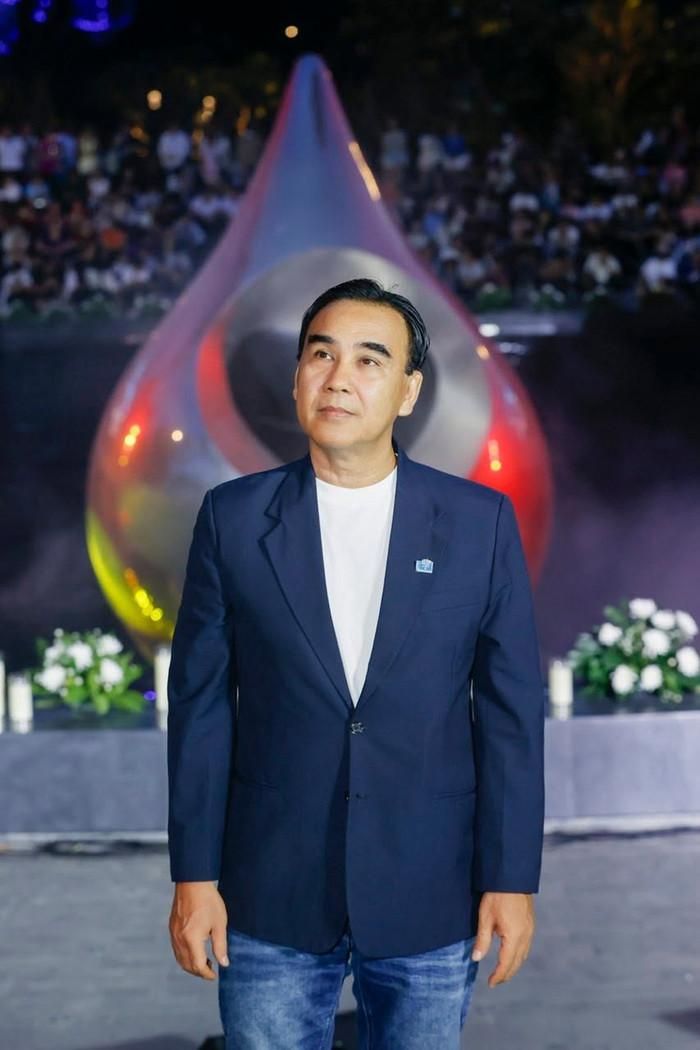 Nghệ sĩ Quyền Linh đã tìm thấy chất liệu mới cho điện ảnh sau khi đi Pháp. 