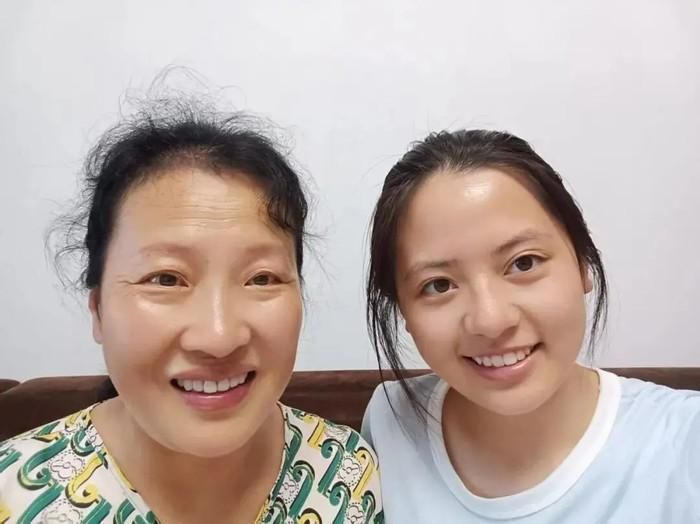 Ảnh chụp Trương Chính và Giang Tiên Phương năm nay. (Ảnh do người được phỏng vấn cung cấp)
