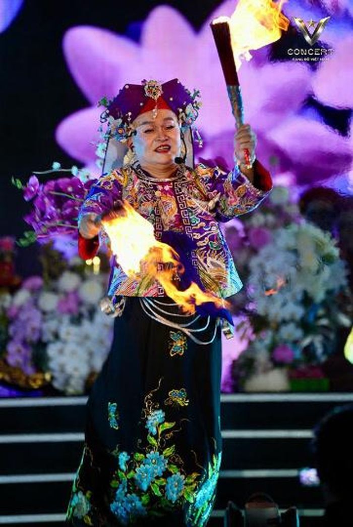 Nghệ sĩ Xuân Hinh.