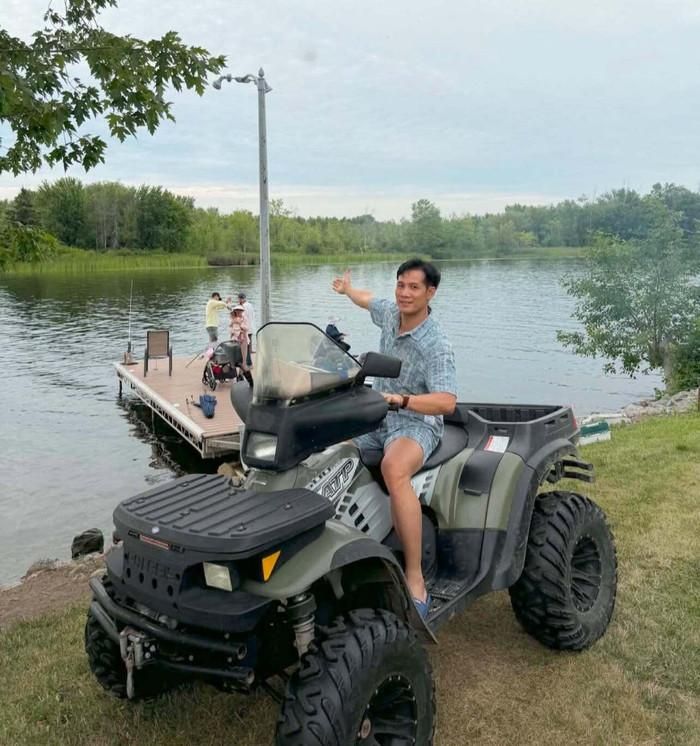 Thanh Thức chia sẻ những khoảnh khắc trong chuyến đi Canada giữa giai đoạn duy trì lịch trình nghệ thuật khá đều đặn ở tuổi ngoài 40. Ảnh: FBNV.