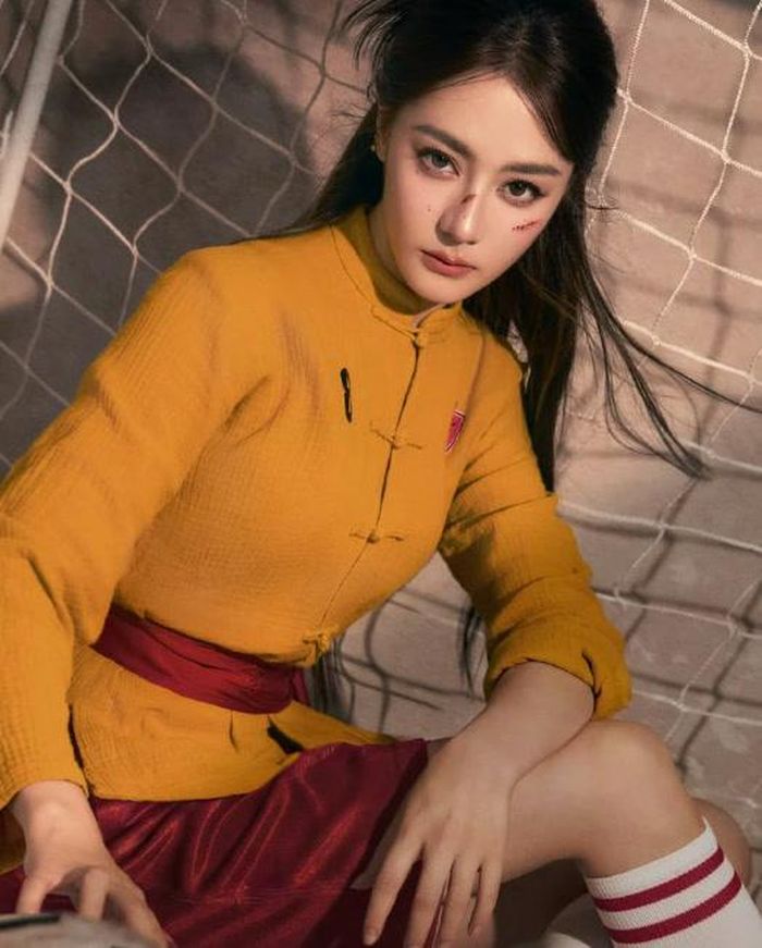 Bộ ảnh quảng bá Kungfu nữ túc của Địch Lệ Nhiệt Ba. Ảnh: Weibo