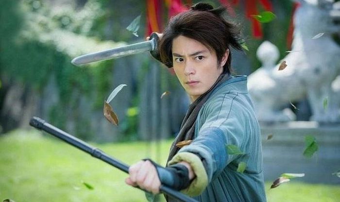 Lệnh Hồ Xung từng được Phương Chứng truyền thụ Dịch Cân Kinh để hóa giải chân khí hỗn loạn.