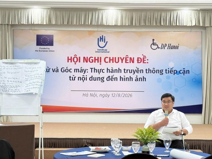 Ông Phạm Quang Khoát, Phó Chủ tịch Hội NKT TP Hà Nội, phát biểu