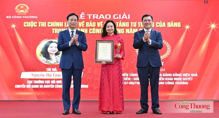 Giải Nhất thuộc về tác phẩm “Bảo vệ nền tảng tư tưởng của Đảng bằng hiệu quả thực tiễn - góc nhìn từ triển khai Nghị quyết số 57-NQ/TW trong ngành Công Thương” của tác giả Nguyễn Thị Lâm Giang, Cục trưởng Cục Đổi mới sáng tạo, Chuyển đổi xanh và Khuyến công (Bộ Công Thương).