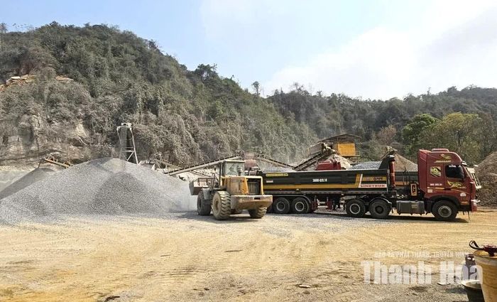 Hoạt động khai thác khoáng sản theo cấp phép của Công ty TNHH Cúc Khang tại xã Tống Sơn.