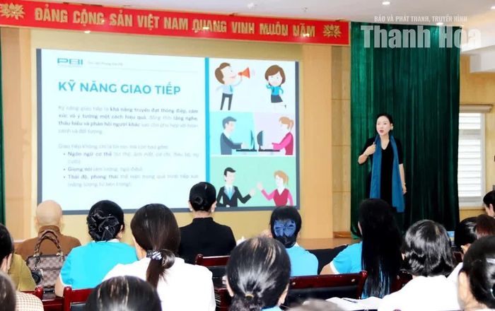 Giảng viên truyền đạt tại lớp tập huấn.